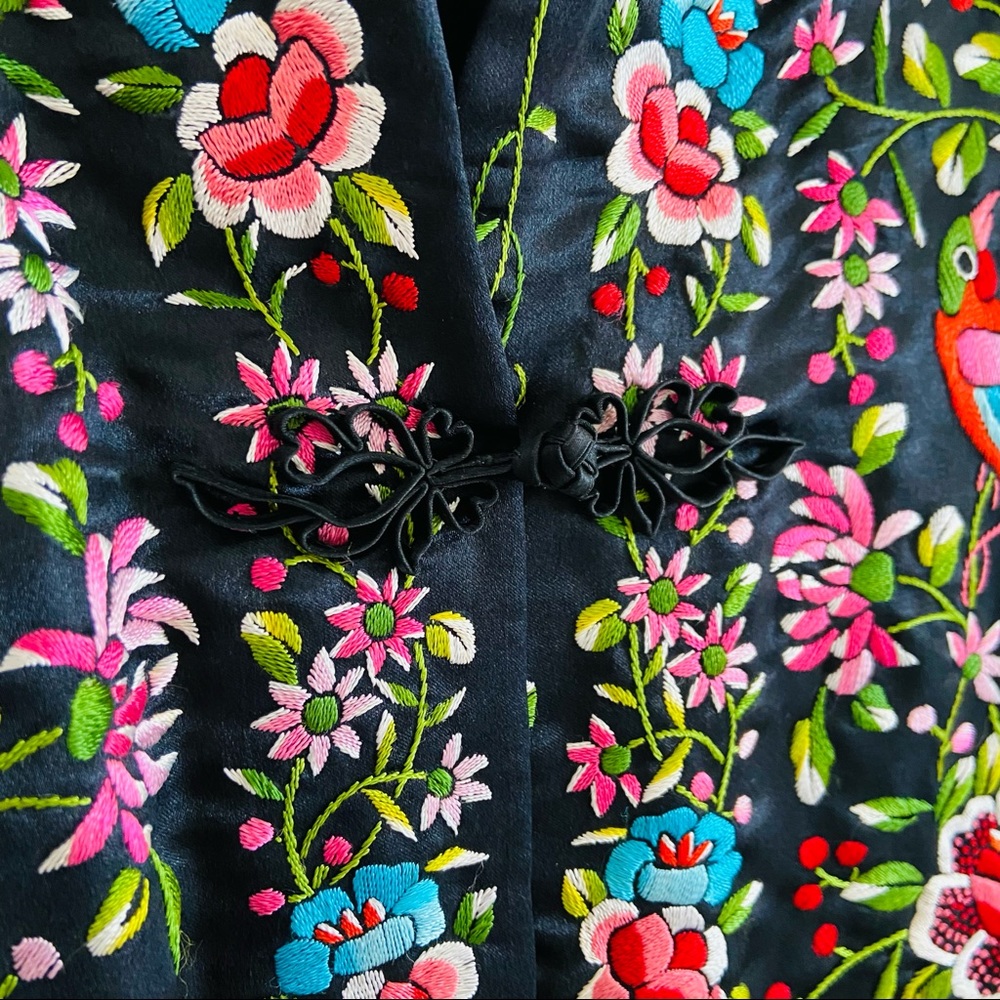 Vintage Embroidered Satin Asian black Jacket Top - Picture 9 of 13